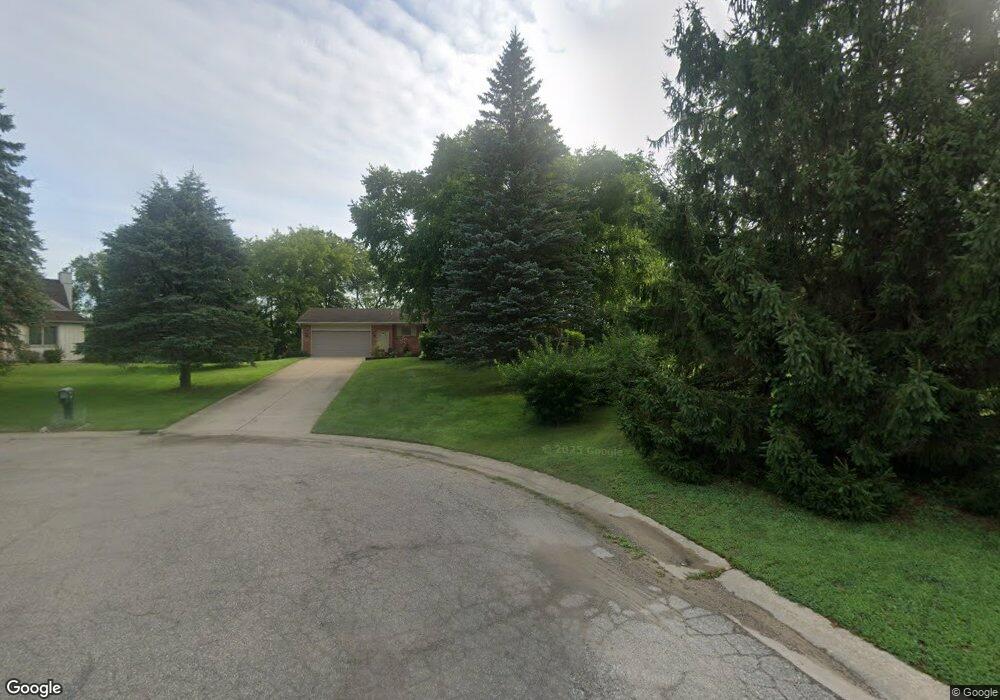 1138 Eagle Nest Dr, Rochester, MI 48306 - photo 1