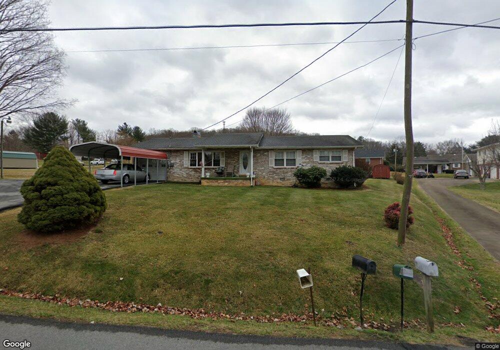 1077 Smalling Rd, Johnson City, TN 37601 - photo 1