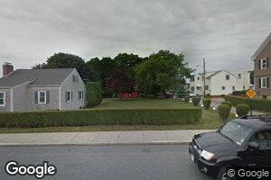 19 Eustis Ave, Newport, RI 02840