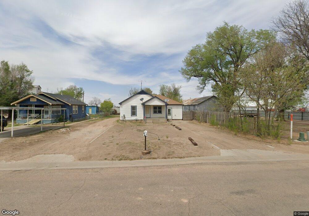 114 E 1st St, Hugoton, KS 67951 - photo 1
