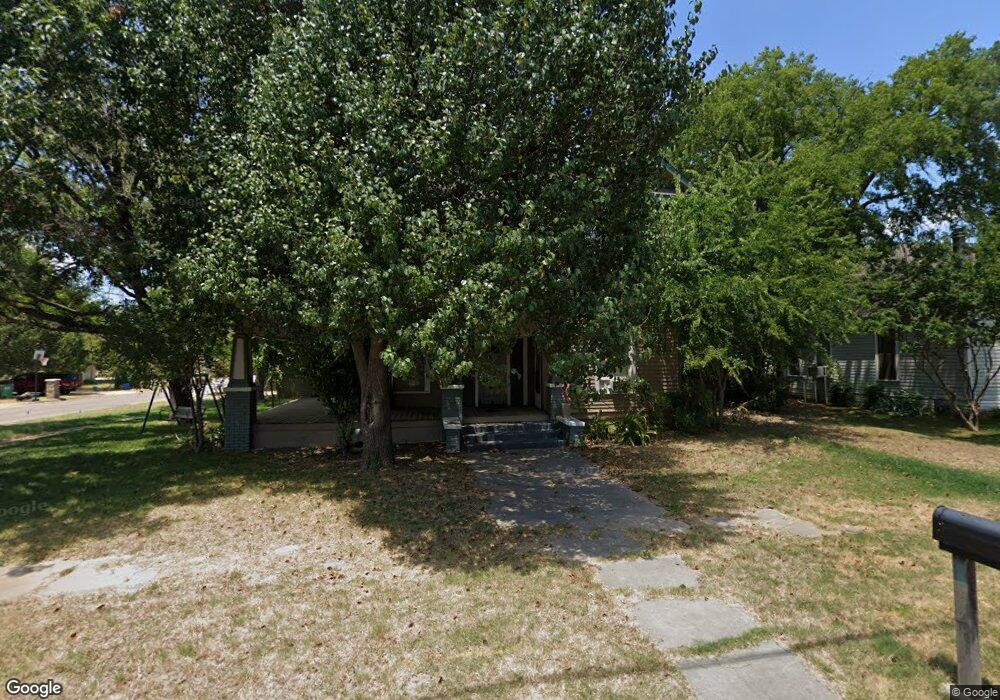1103 Throckmorton St, Gainesville, TX 76240 - photo 1