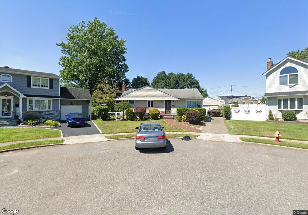 3990 Steven Ct, Seaford, NY 11783 - photo 1