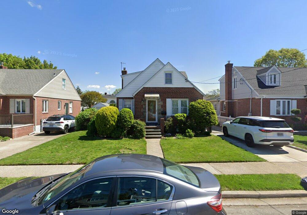 54 Paul Ave, New Hyde Park, NY 11040 - photo 1