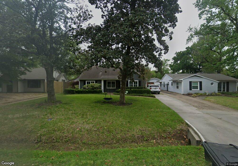 1011 W 42nd St, Houston, TX 77018 - photo 1