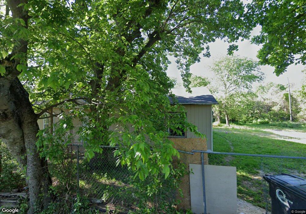 633 Oak St, Cleburne, TX 76031 - photo 1