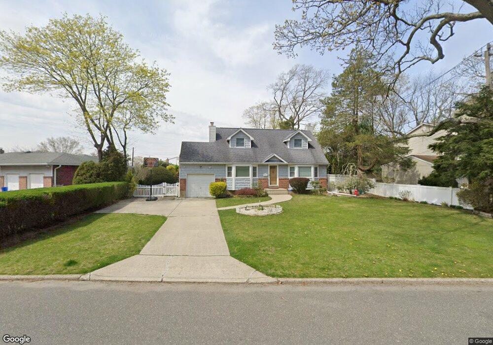 52 Ruth Blvd, ComMacK, NY 11725 - photo 1