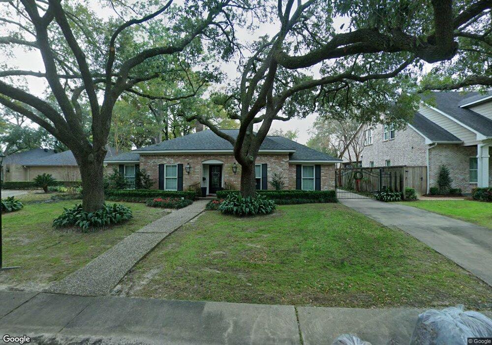 10107 Chevy Chase Dr, Houston, TX 77042 - photo 1