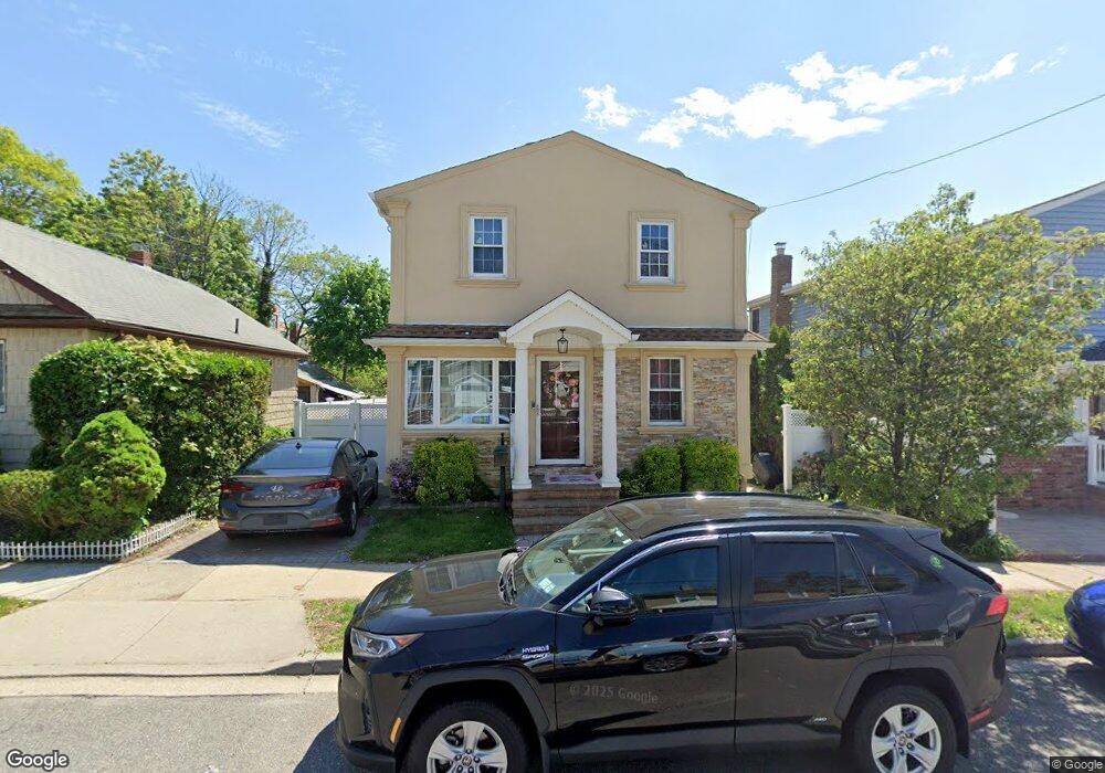 995 Maxwell St, Franklin Square, NY 11010 - photo 1