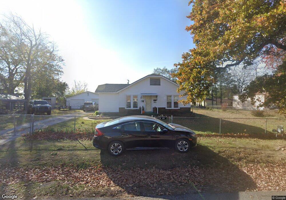 611 High St, Henryetta, OK 74437 - photo 1