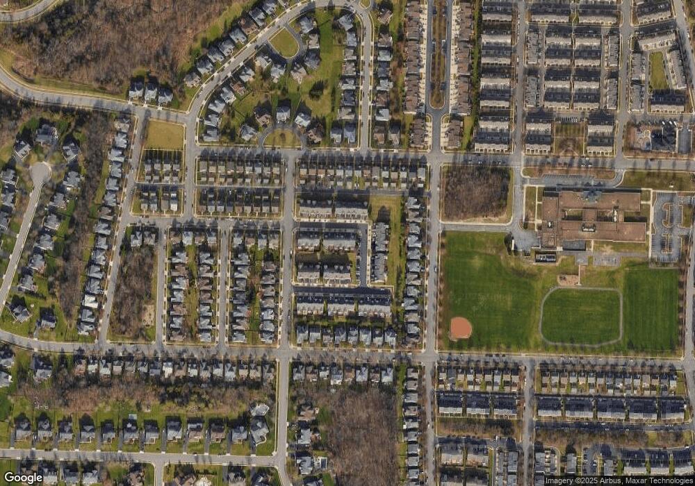 42699 Rolling Rock Square, Chantilly, VA 20152 - photo 1