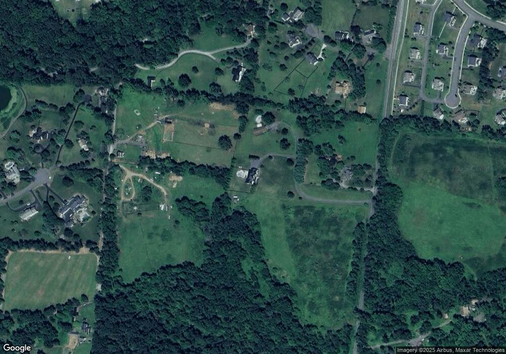 17903 Airmont Rd, Round Hill, VA 20141 - photo 1