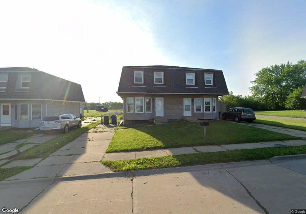 5505 N Linwood Ave, Davenport, IA 52806 - photo 1