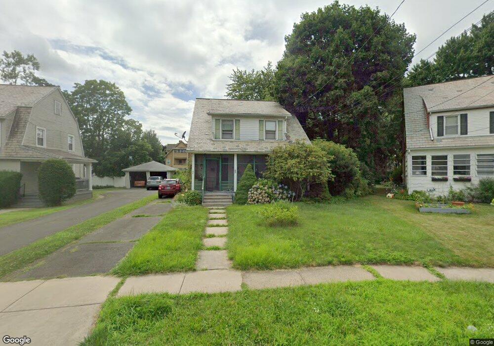 37 Washington Cir, West Hartford, CT 06119 - photo 1