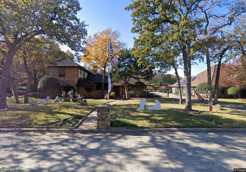 2625 Brookridge Dr, Hurst, TX 76054 - photo 1