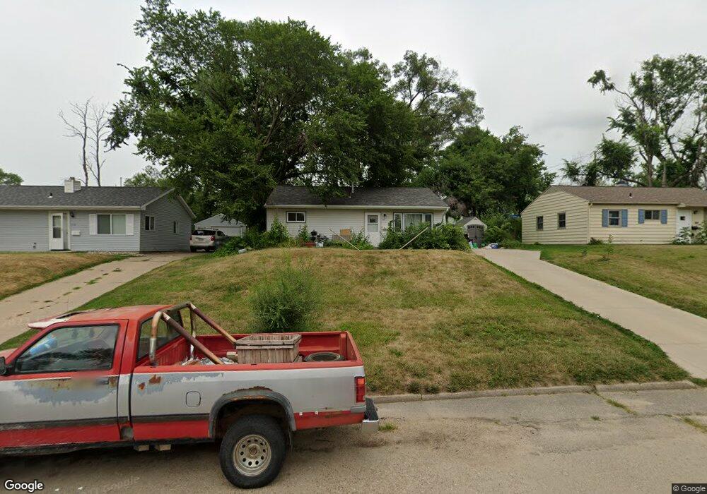 368 26th Ave SW, Cedar Rapids, IA 52404 - photo 1