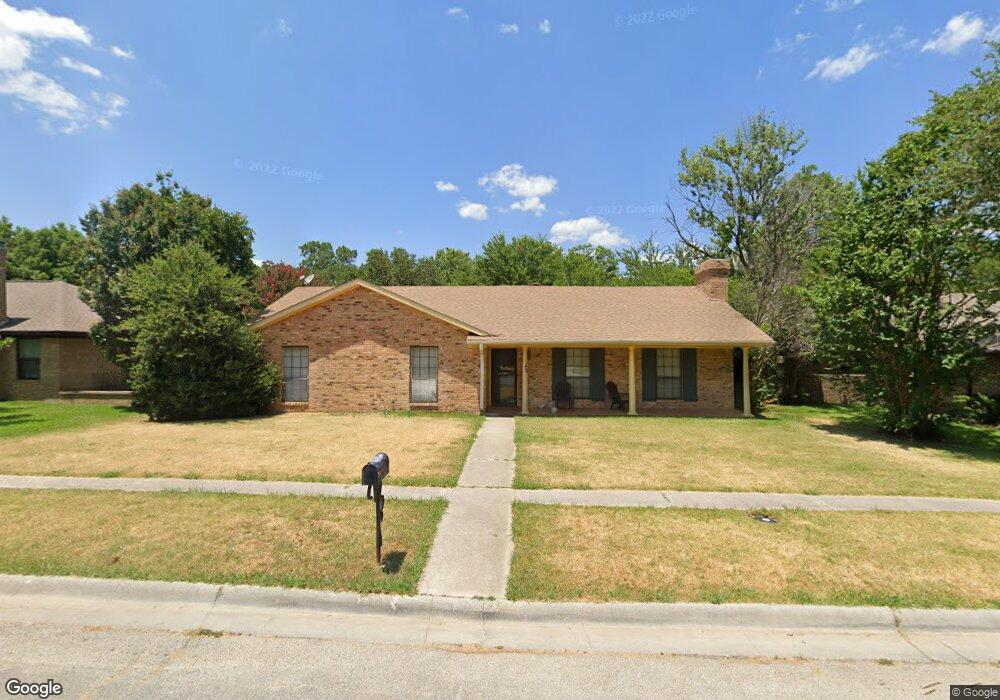 2009 Brentwood St, Gainesville, TX 76240 - photo 1