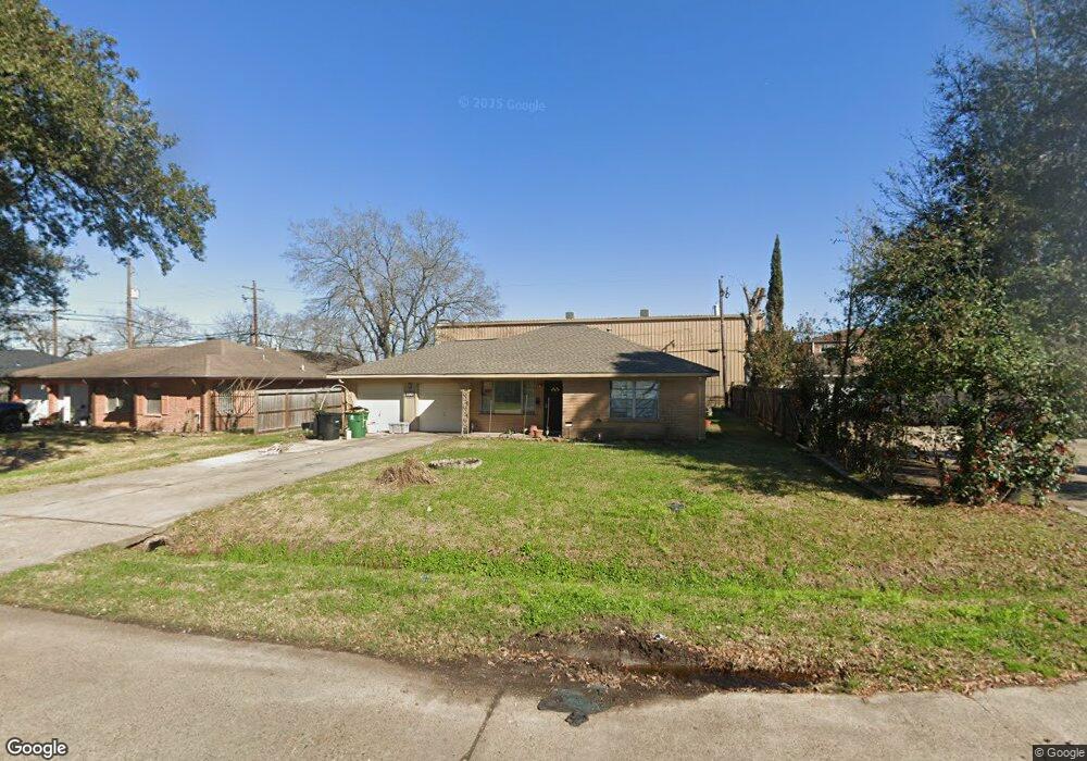 9126 Goldcrest St, Houston, TX 77022 - photo 1
