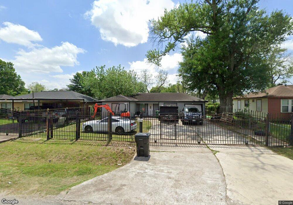 316 Charles Rd, Houston, TX 77076 - photo 1