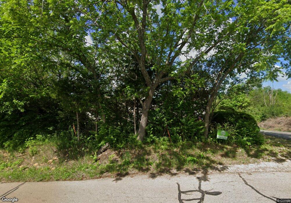 4901 SW Fairlawn Rd, Topeka, KS 66610 - photo 1