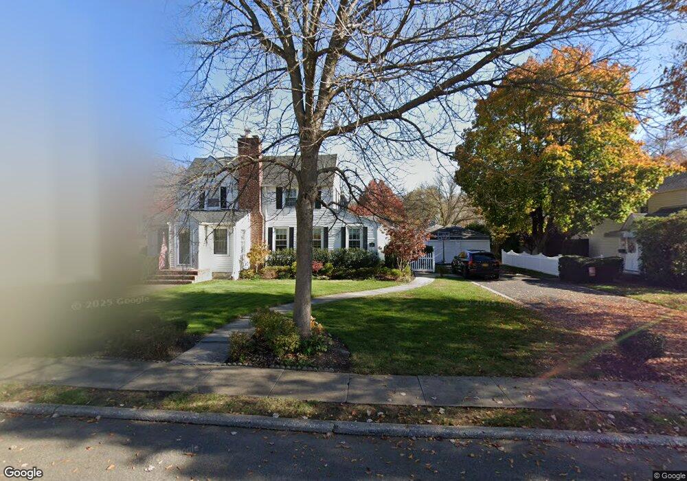 68 Bromleigh Rd, Garden City, NY 11530 - photo 1