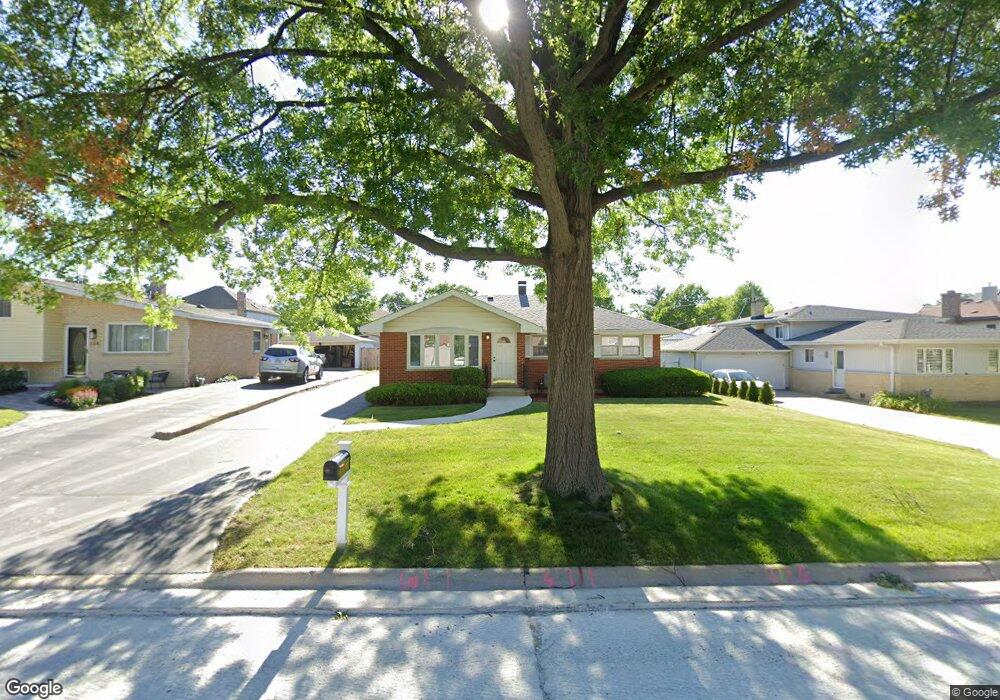 670 N Willow Rd, Elmhurst, IL 60126 - photo 1