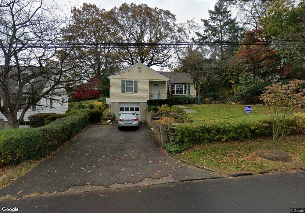 9 Hoover Rd, Riverside, CT 06878 - photo 1