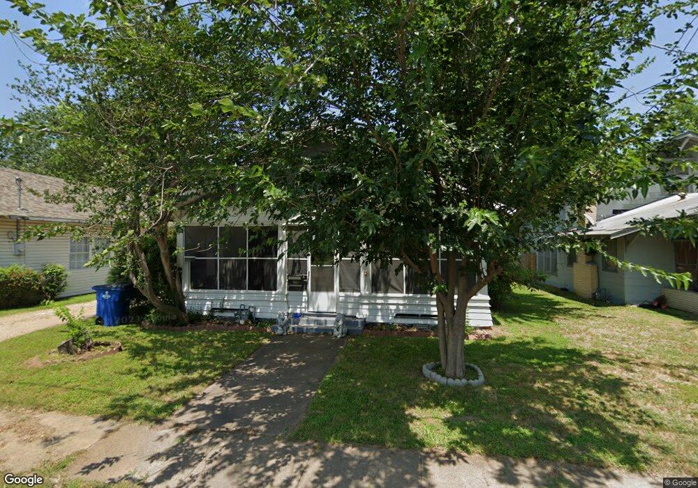 704 N Sherman St, Ennis, TX 75119 - photo 1