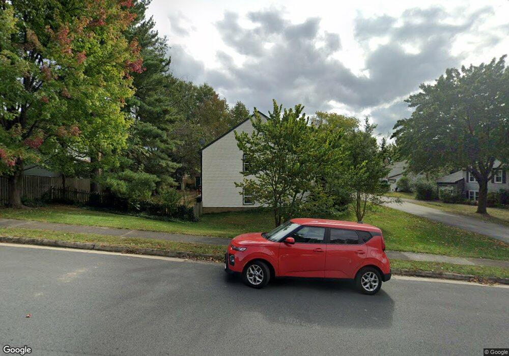 12013 Stuart Ridge Dr, Herndon, VA 20170 - photo 1