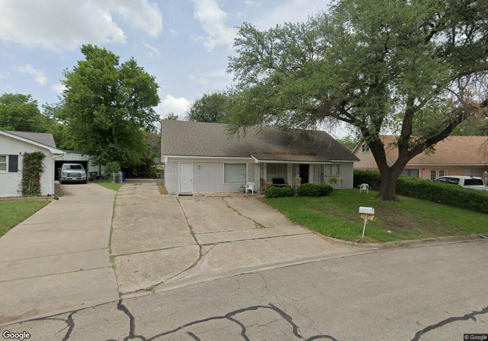 3713 Manor Dr, Waco, TX 76706 - photo 1