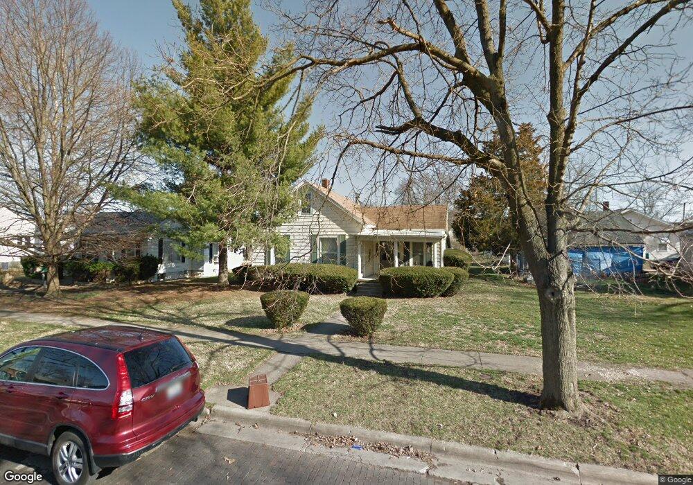 612 N Mclean St, Lincoln, IL 62656 - photo 1