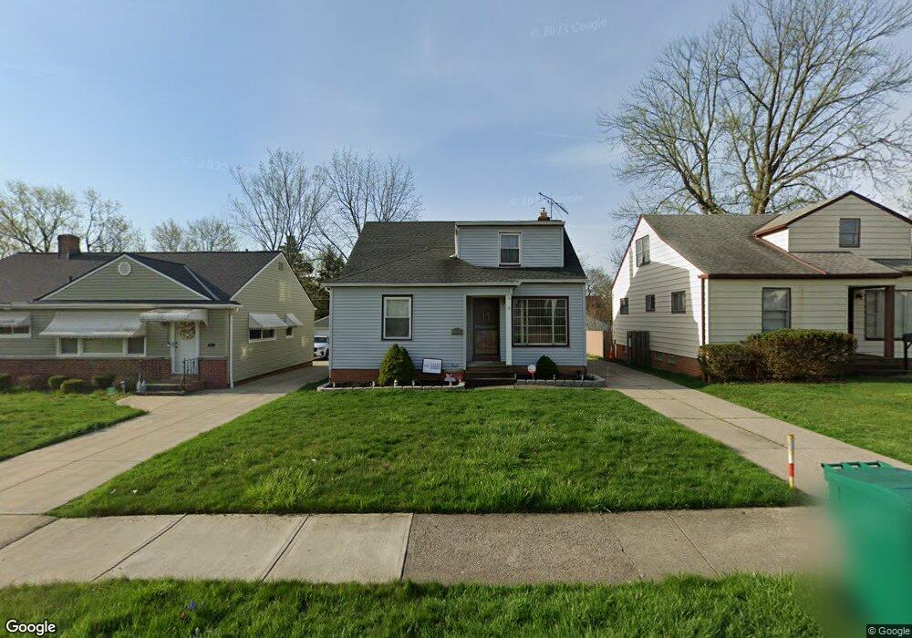 18902 Longview Ave, Maple Heights, OH 44137 - photo 1