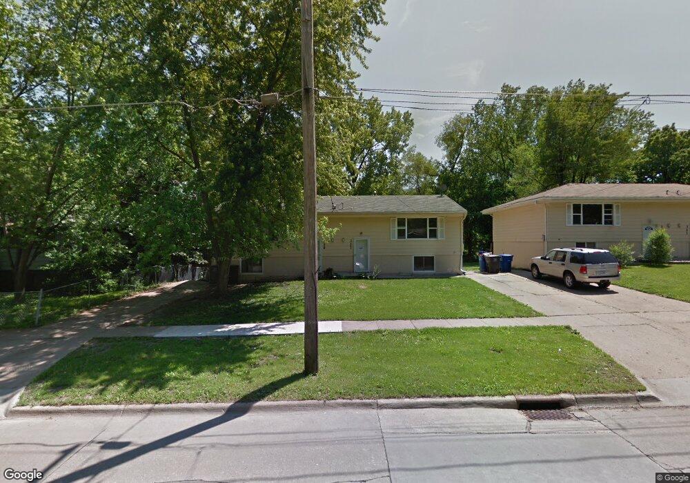 327 E Watrous Ave, Des Moines, IA 50315 - photo 1