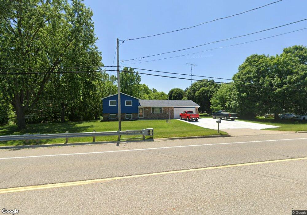 9028 E Richfield Rd, Davison, MI 48423 - photo 1