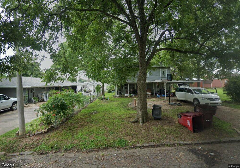 410 E Clayton St, Hugo, OK 74743 - photo 1