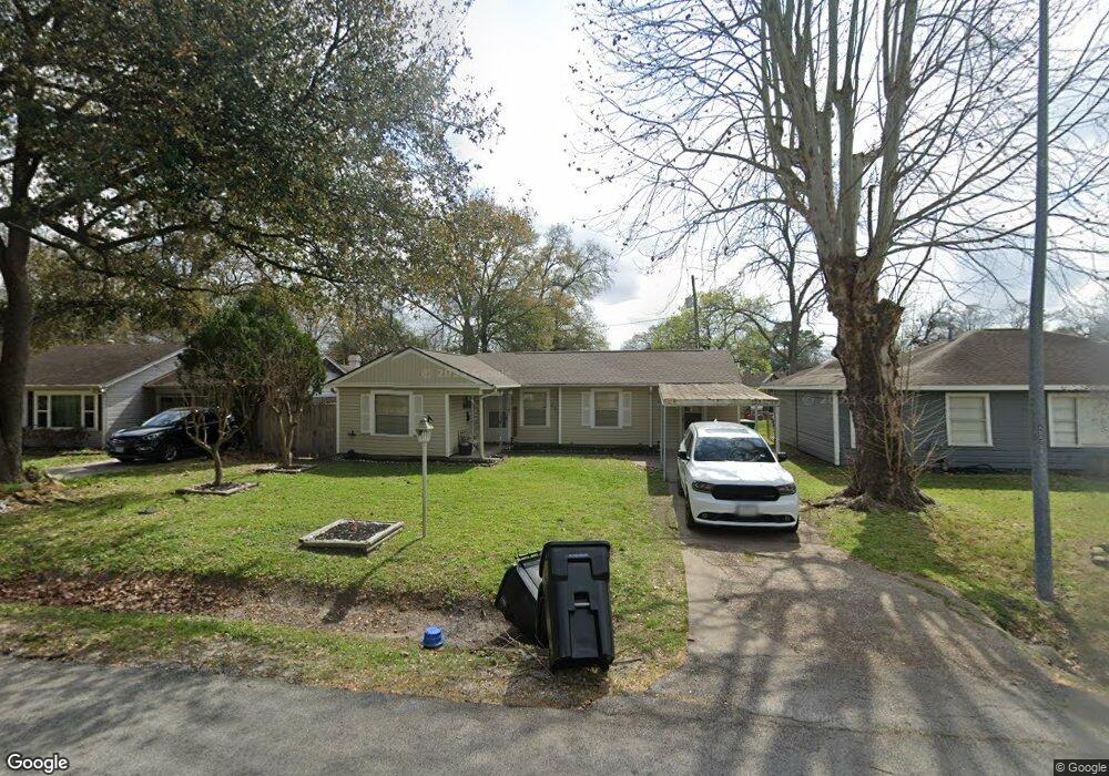 122 Ben Dr, Houston, TX 77022 - photo 1