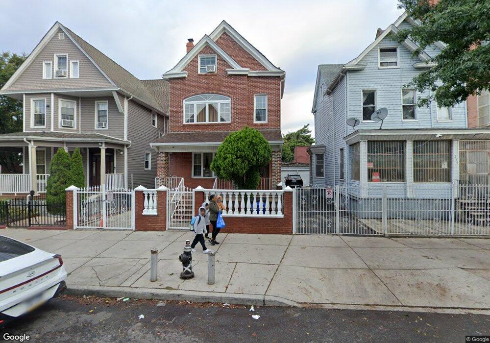 271 Arlington Ave unit 1, Brooklyn, NY 11208 - photo 1