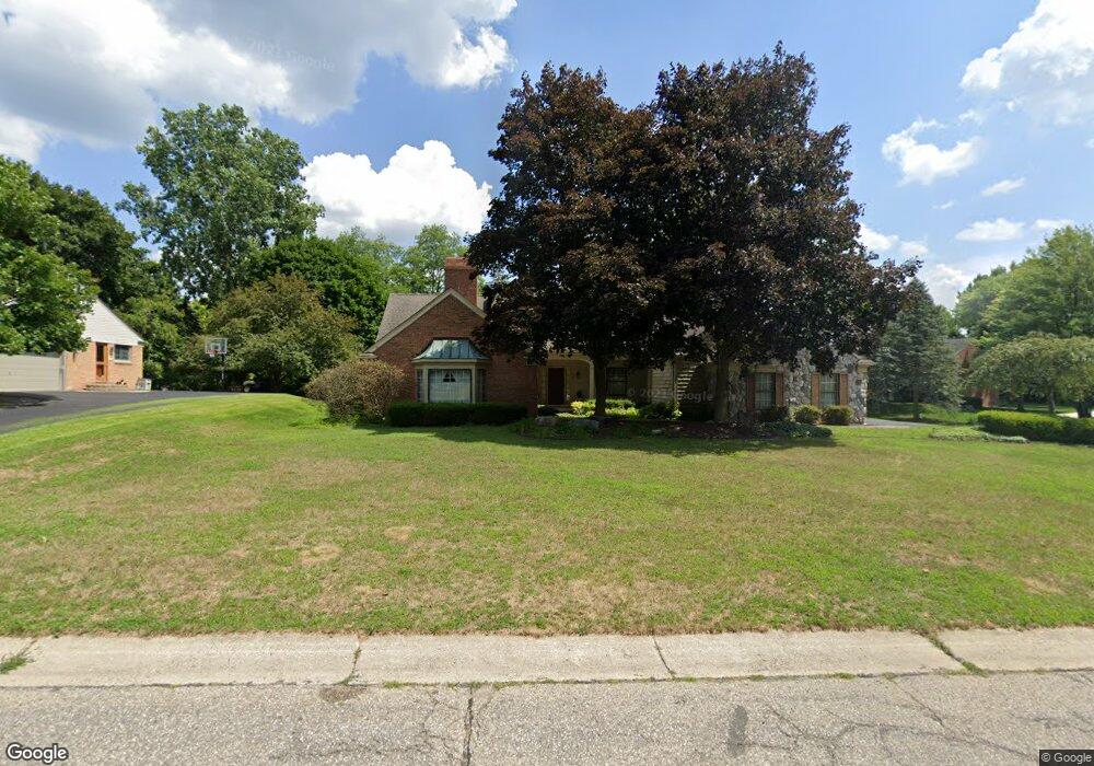 7331 Sandy Creek Ln, Bloomfield Hills, MI 48301 - photo 1