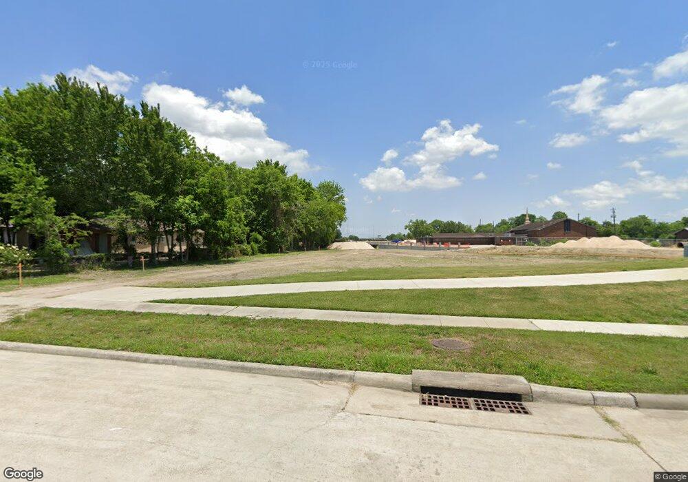 5202 Pickfair St, Houston, TX 77026 - photo 1