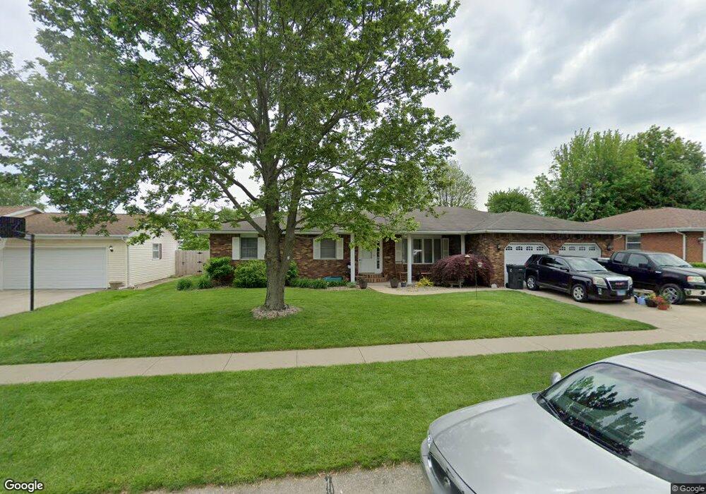 1000 N 31st St, Mattoon, IL 61938 - photo 1