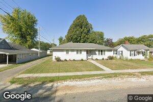 615 3rd St, Carrollton, IL 62016