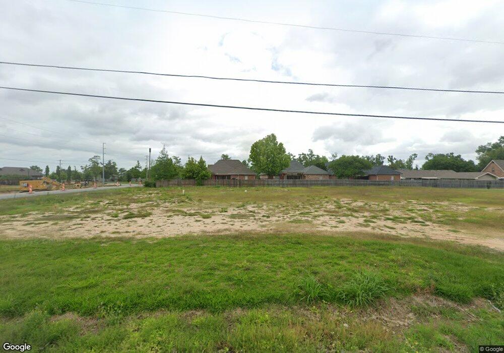 2722 Edgewood Ln, Lake Charles, LA 70605 - photo 1