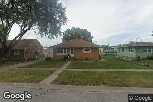 906 3rd St, Durant, IA 52747