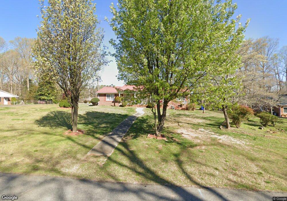 818 Driftwood Dr, Siler City, NC 27344 - photo 1