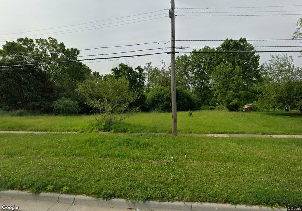 822 E Carpenter Rd, Flint, MI 48505 - photo 1