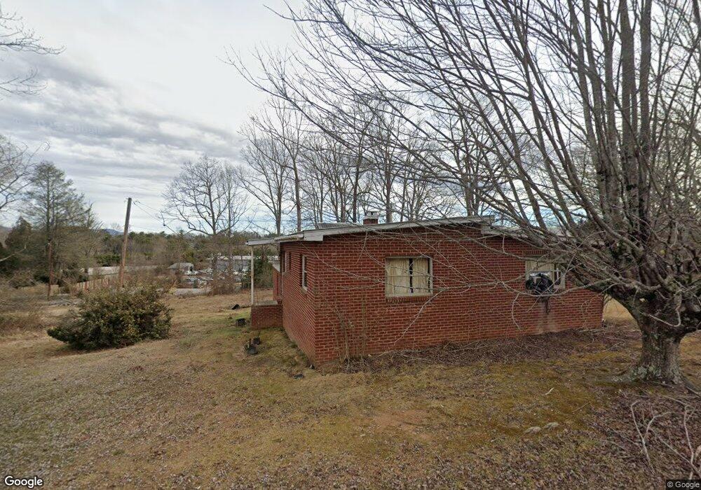 318 Hyder St, Hendersonville, NC 28792 - photo 1