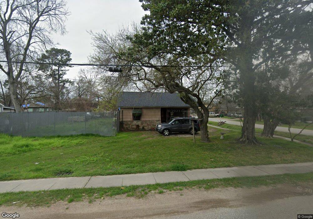 8019 Helmers St, Houston, TX 77022 - photo 1