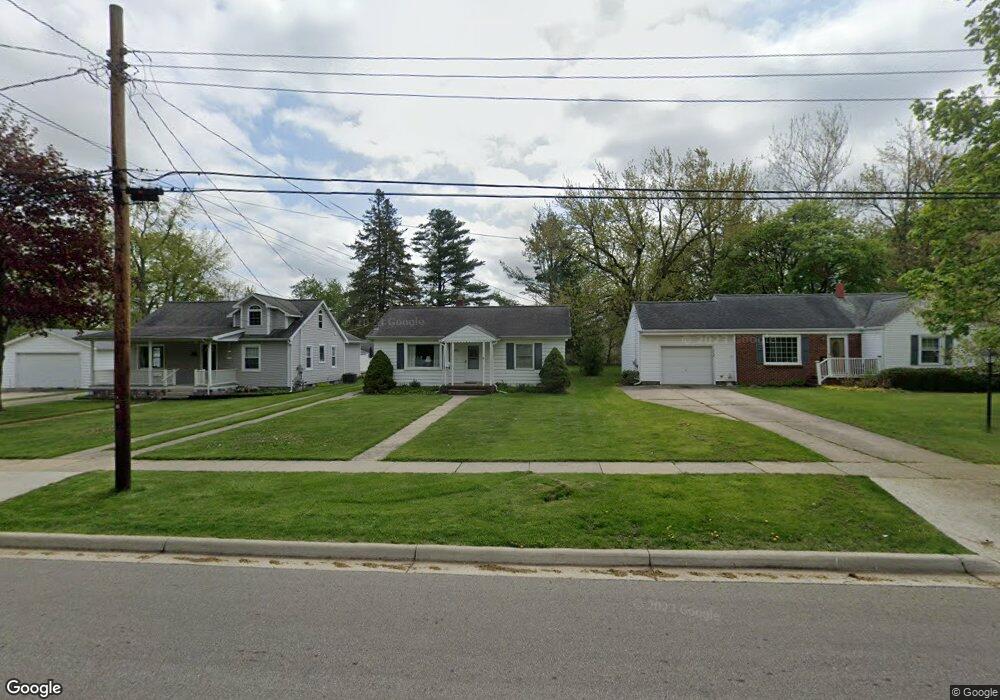 821 Vine St, Adrian, MI 49221 - photo 1