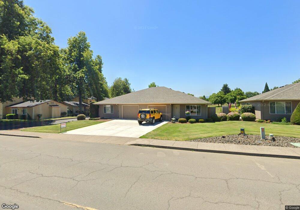 211 SE Lacreole Dr, Dallas, OR 97338 - photo 1