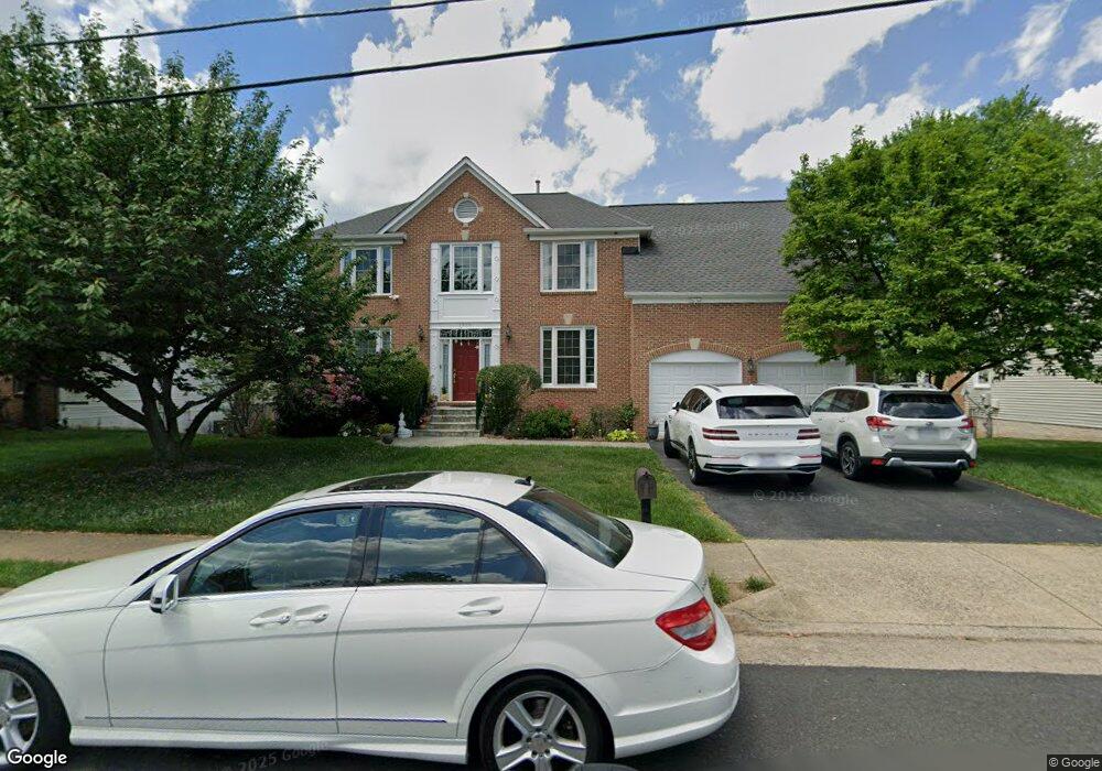 1958 Lord Fairfax Rd, Vienna, VA 22182 - photo 1