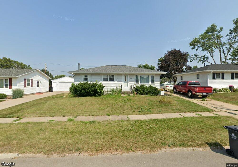 407 28th St NW, Cedar Rapids, IA 52405 - photo 1
